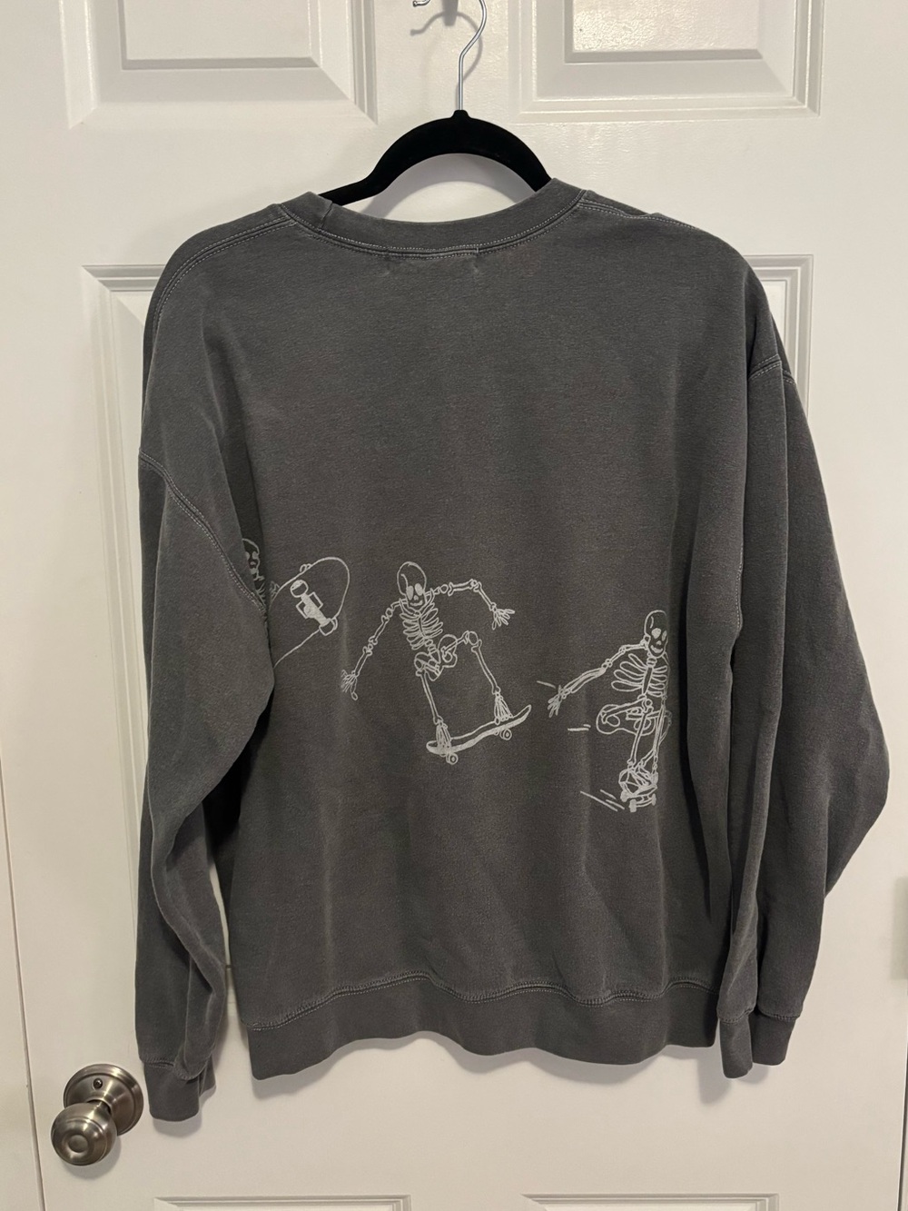 Urban Outfitters Crewneck - Picture 3 of 3